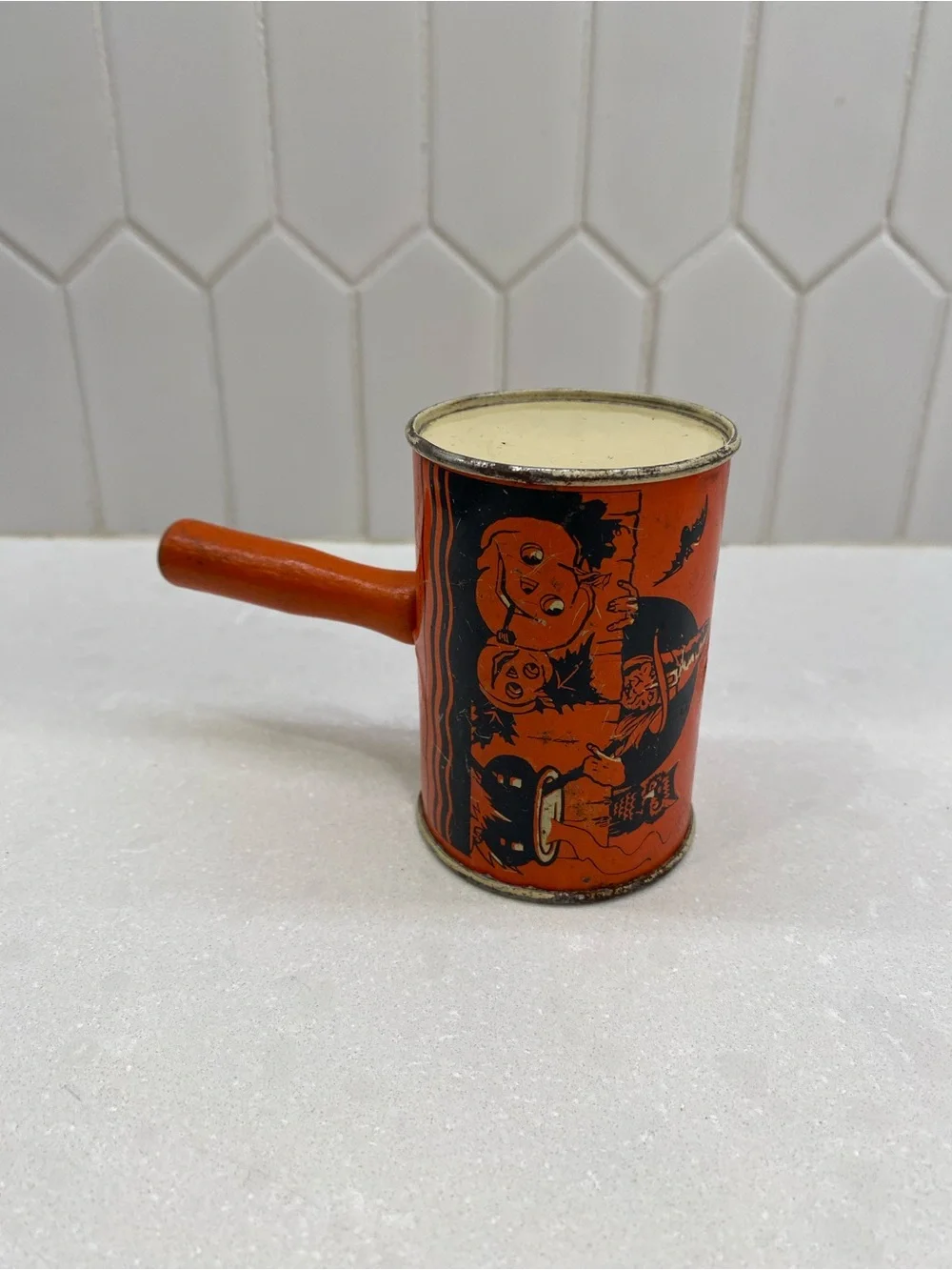 VTG 40s U.S. Metal Toy Mfg Co. Tin Litho Noisemaker Witch Cauldron Jol Halloween